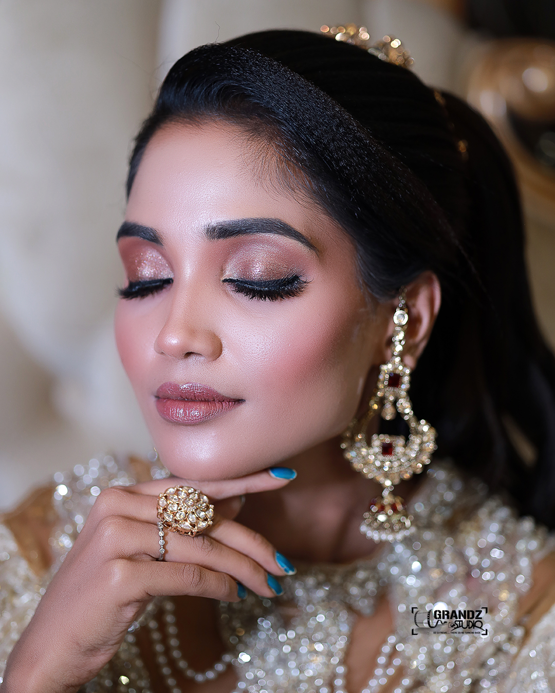 Elegant bridal jewelry drape look